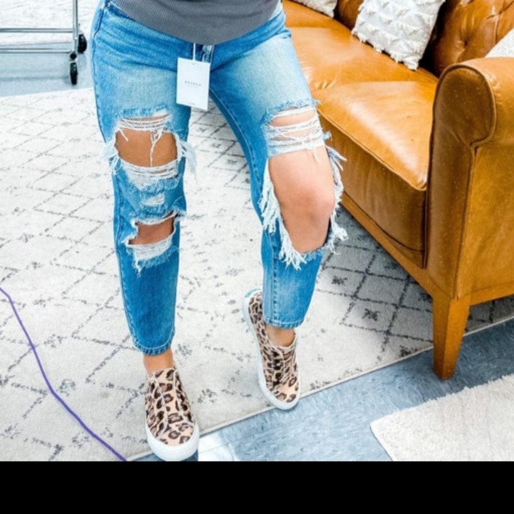 Distressed kancans